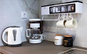 White Apartment/Kolwnaki/100Mbps/Wifi
